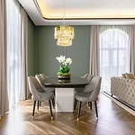 Amoure - The Leading Of The World 5* 布拉加