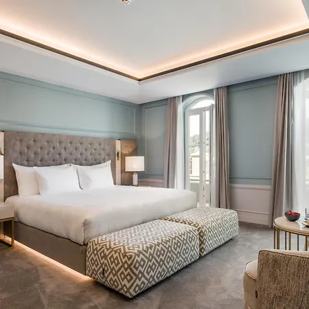 Amoure - The Leading Of The World 5* Braga