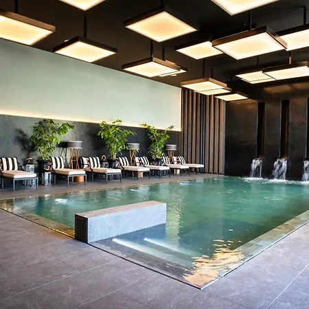 Otel Amoure - The Leading Of The World Braga