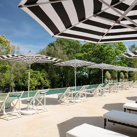 Amoure - The Leading Of The World Otel