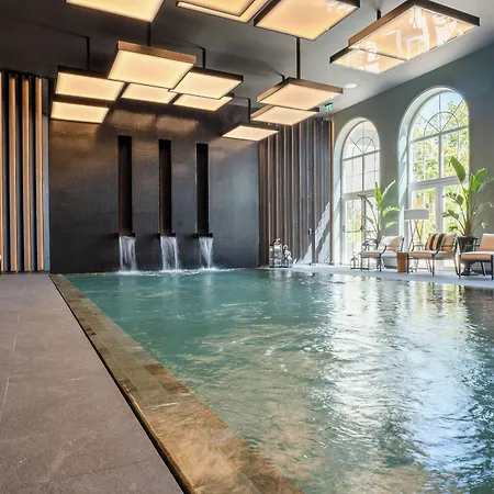 Amoure - The Leading Of The World 5* Braga