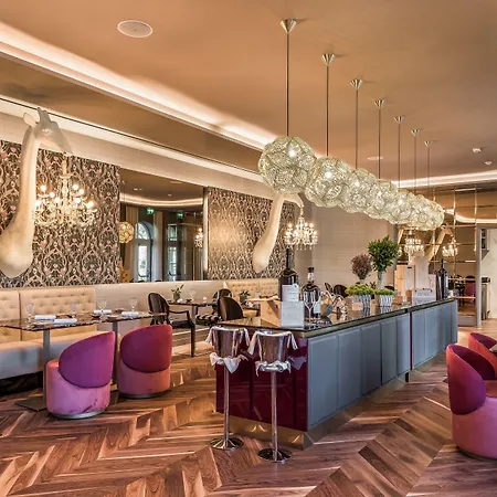 Hotel Amoure - The Leading Of The World