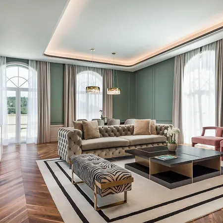 Amoure - The Leading Of The World 5* Braga